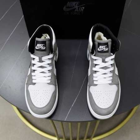 羊毛内里 Nike air Jordan1 冬季运动板鞋 加毛款 aj经典鞋型不变的基础上内里羊毛 真的很加分！原厂材料FK 鞋面进口头层牛皮 色高帮低帮全系列 - 点击图像关闭