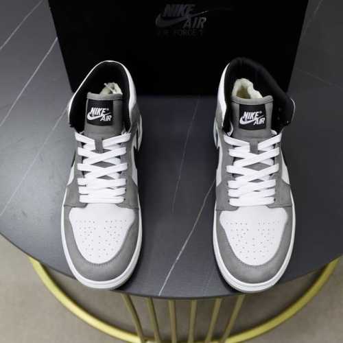 羊毛内里 Nike air Jordan1 冬季运动板鞋 加毛款 aj经典鞋型不变的基础上内里羊毛 真的很加分！原厂材料FK 鞋面进口头层牛皮 色高帮低帮全系列