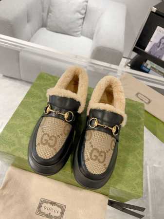 Gucci 23ss 羊毛雪地靴终于来了 专柜同步 秋冬必备的单品提花面料logo头层牛皮 进口羊羔毛内里 防滑TUP大底 码数：35-41 41定做退换 - 点击图像关闭