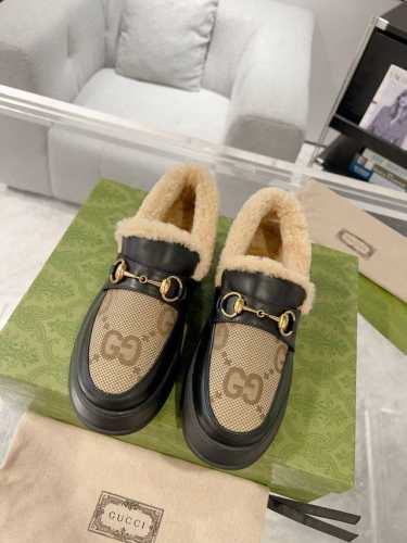 Gucci 23ss 羊毛雪地靴终于来了 专柜同步 秋冬必备的单品提花面料logo头层牛皮 进口羊羔毛内里 防滑TUP大底 码数：35-41 41定做退换