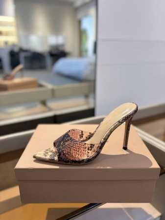 价格P： {半拖} 吉安维托 罗西 Gianvito Rossi Eiko Stiletto，轻松移动。这款 Gianvito Rossi 拖鞋采用配有精致的胶 - 点击图像关闭