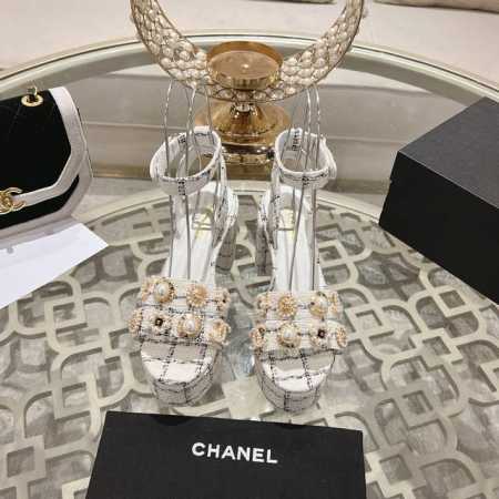小香 25春夏新品 专柜经典走秀款 高跟防水台凉鞋系列上新 时尚圈的绝绝子 搭配将演绎着细致 极简 永不褪去的经典元素 展现与众不同的穿搭风格美到无话可说 夏季 - 点击图像关闭