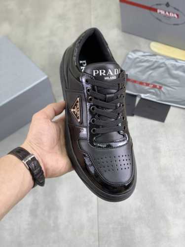 工厂p价p 实价 高品质牛里 prada 普拉达经典款男鞋官网最新款上市了1：1复制，香港同步，走秀同台；全部采用小牛皮进口牛皮内里、橡胶大底原版防滑耐磨；着脚