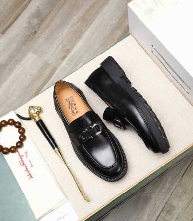 出厂价P 高端货！菲拉格慕 Salvatore Ferragamo 是国际顶级的鞋类奢侈品牌，来自时尚王国意大利，以传统手工设计和款式新颖誉满全球 专柜同步发售 - 点击图像关闭