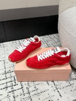 顶级版本miumiu繆繆 25 最新 德训鞋 脏脏鞋 暴走不累 好看又时尚 今年的Miu开了挂啦 每个都特别好看！小白鞋今年主推款 复古做旧时尚 简约高级 随意