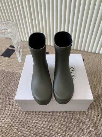 Celine 思琳 必入骑士雨靴 真是一双绝绝子雨靴，软乎乎的论搭配这就是 Ins 博主人手一双的潮流单品！日常搭配非常高级！四季通勤逛街雨季都非常ok 独家定 - 点击图像关闭