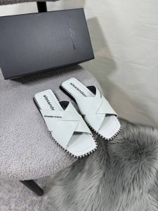 橙子出厂价p alexander Wang 亚力山大王 钢珠交叉带方头平底拖鞋 休闲凉拖 女王的绝佳搭配 舒服感爆棚 美是真的美 真的很Sexy 很特别 码数