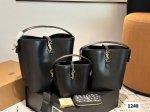 配钱包镜子 Ysl 圣罗兰 水桶包 上身高级又百搭，可手提，可单肩，可斜挎，能够展现出不同的穿搭风格，气质优雅大方。 尺寸25.20。 20.15。15.12