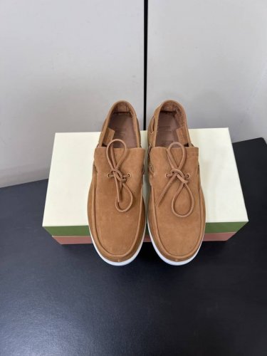 男款加70Marni 25Ss 新出的乐福鞋 亲身试穿过 很柔软很舒服 完全没有束缚的感觉 磨砂质感 更优雅知性 marni那么过分啊 居然出了这么好穿踩屎感的