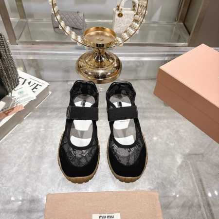 出厂 缪缪25饼干鞋 阿甘鞋休闲鞋运动鞋 夏季新款 升级版 最近爆款蕾丝前卫大胆的设计 上脚更加舒适 透气 Miu风格融于此款厚底帆布运动鞋的简约线条 别致徽标 - 点击图像关闭