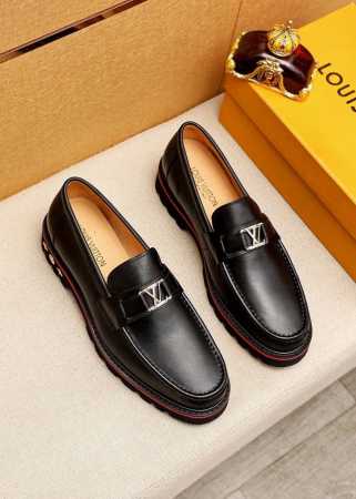 商品商标：Louis Vuitton 路易威登 休闲皮鞋 正码码数: 38-44 45.46订制 商品材料：精选 进口头层小牛皮鞋面+奢华五金扣，进口头层牛皮内 - 点击图像关闭