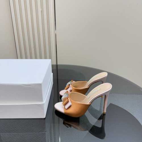 厂价 Casadei 卡桑帝25Wf春夏新品 水钻蝴蝶结高跟拖鞋 哪个女人能拒绝如此美艳的高跟鞋 高跟搭配闪耀的水钻 高级又性感！ 无论日常出行还是宴会邀约 它
