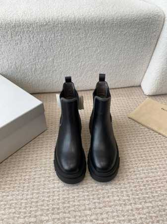 短靴 中靴 Brunello Cucineli ss24 new arrival～ 布鲁内诺库奇内利 秋冬新款 马丁靴 上脚帅气舒适 秋冬一定要有一双Bc的战靴 - 点击图像关闭