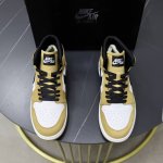 羊毛内里 Nike air Jordan1 冬季运动板鞋 加毛款 aj经典鞋型不变的基础上内里羊毛 真的很加分！原厂材料FK 鞋面进口头层牛皮 色高帮低帮全系列