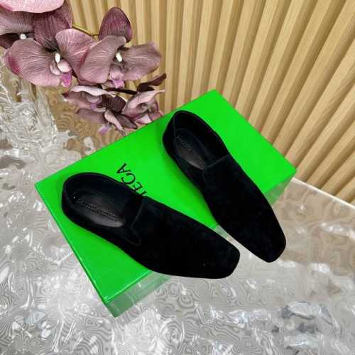Bottega Venet* 葆蝶家BV最新款Adamo系列 女款两穿乐福鞋 原版购入开发 做货 Bottega Veneta 以 90年代自由随性的复古风格为