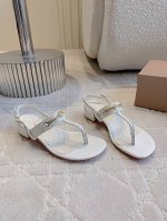 出厂价 Christian Loubouti*新款鳄鱼纹粗跟凉鞋 简约百搭款 好穿不累脚 鞋面牛皮 内里垫脚羊皮 意大利真皮大底 跟高3.5cm 尺码35-39