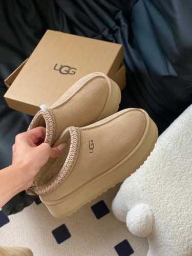 UGG2024官网同步 民族风简约款 越看越好看系列 两色：黑色.栗色 Size：35-40 40定做