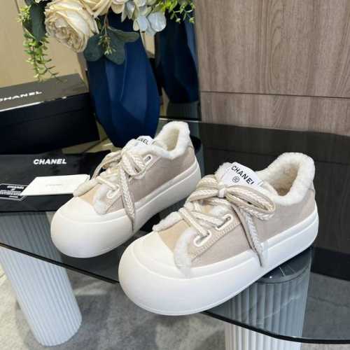 CHAE小香经典秋冬新品低帮粗鞋带面包鞋休闲鞋 原版购入开发.所有的材质都与原版一致！ 经典复古及时尚美感融于一体。非常具有高街帅气风格，比平常的单品多出了一点