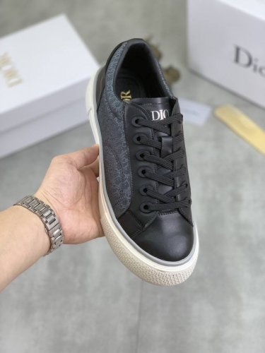 工厂价 实价 迪奥新款 Dior 经典百搭款 原版图案logo经典元素处处彰显个性化、搭配什么裤子都好看鞋面进口意大利小牛皮，进口头层猪皮内里橡胶大底码数：38