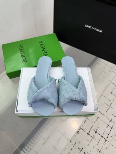 Bottega Venetabv Blink系列纽结编织饰带平底拖鞋 Ins 小红书巨多网红明星上身 真的太美了高级穿着又仙女 简约时髦又有设计感而且非常非常好