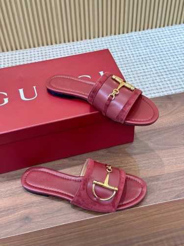 工厂p价 女装女鞋 运动原单 gucci古*驰2025春夏最新爆款人字拖凉鞋系列 圆头 最新链条扣 原单品质 原汁原味的欧式风格 上脚非常完美穿搭上配此鞋 优雅