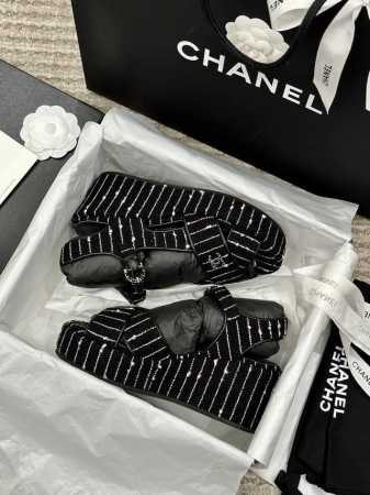 出厂价 Chanel香奈尔 C家小香23Ss新款坡跟露趾高跟凉鞋 顶级专柜品质，上脚那一刻还是不要超级惊艳所有材质都根据原版定制！ 鞋面：进口头层小牛皮 进口小 - 点击图像关闭