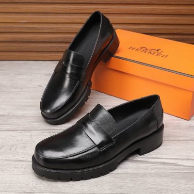 商品商标：Hermes 爱马仕 时尚休闲皮鞋 正码码数: 38-44 45订制 商品材料：精选 进口头层小牛皮鞋面+经典五金扣，进口牛皮内里。强烈立体视觉效果，