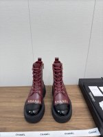 CHANEL小香24k 秋冬巴黎走秀款 绑带 长靴系列 马丁靴 原版购入1:1开发 各大时尚博主都有穿的一款靴子 上脚非常时髦 显腿神器，随便搭配都是超级好看