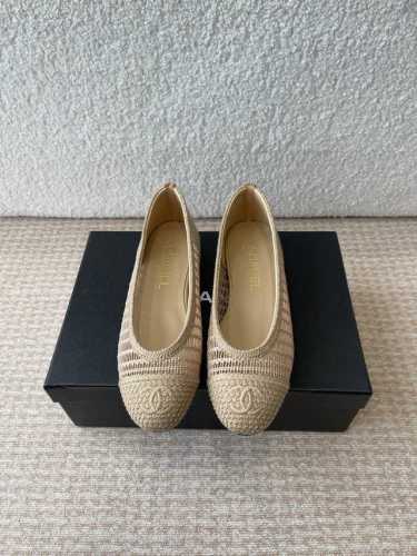 chanel小香 25Ss 春夏鞋头电绣双C Logo点缀，玛丽珍 粗跟单鞋 宛如女神脖子上的项链，上脚包裹性非常好，上脚跟显瘦，真的是超级精致！ 复古的玛丽珍
