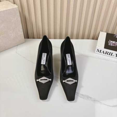 高版本Jimmy Choo 4 春夏新品爆款 乐福单鞋 高跟 系列单品 -超级A的一款啊！美得让人窒息！镂空设计给人以一种很神秘的感觉，奢华又不失低调 不管是衣 - 点击图像关闭