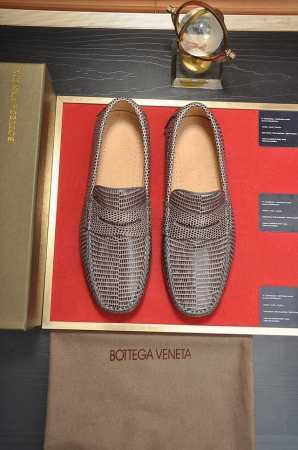 出厂价 Botteg Venetta BV 全牛皮内里 独家新款 官网新款 鞋面以上乘的顶级小牛皮制作 细腻的手感 流淌奢华的质感 为精致男士量身制作 铸就高贵 - 点击图像关闭
