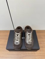 Dries Van Noten DVN 美拉德风德训鞋羊毛里 代购级Dries Van Noten DVN 马拉松复古德训鞋 2024春夏系列，设计师通过改造、