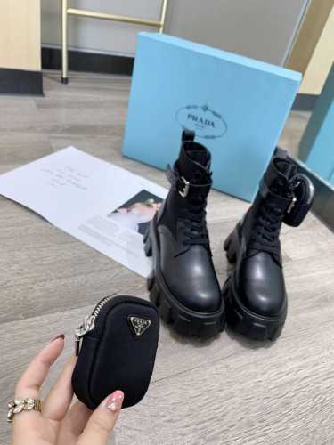 冲量价: 火爆普拉达 PRADA 鞋面：进口头层亚光开边朱+防水尼龙布面+丝绸头层羊皮里+鞋面全部油边工艺 可以对比原版 大底：TPU+抽真空 专业做包包工厂生