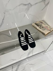 高版本 ‘’ Prad 2025 ss 时髦绑带镂空玛丽珍鞋新款绑带镂空玛丽珍单鞋、品质依旧、区别市面抢出版本、自购原版独立开发、鞋面采用进口斜纹纯棉布、意大利