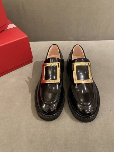 p直销 女鞋 女装 女鞋 女装 高版Rv乐福鞋一贯品质 黑钻漆皮 白钻开边珠 光扣开边珠 真皮沿条 Size35 36 37 38 39 40订