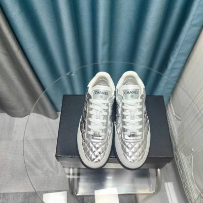 直销 女鞋 女装 Chanel香奈儿 专柜顶级休闲款运动鞋 这款经典设计；鞋面多种工艺电绣的风格；大底却时尚运动；不平凡的拥入了多种配色元素 多元化混搭非常好看