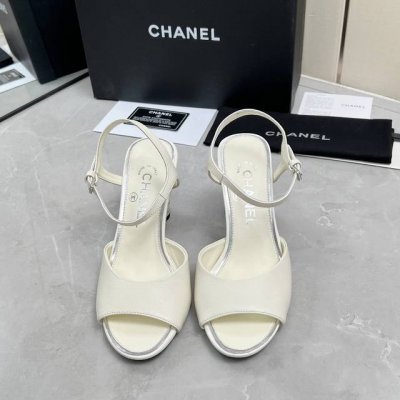 Chanel 香奈儿 25Ss新品系列水钻高跟凉鞋 时尚性感美得让人窒息！又不失时尚现代感，透出丝丝优雅魅力！这款鞋满足了女生对高跟鞋的所有幻想 既有少女感，也