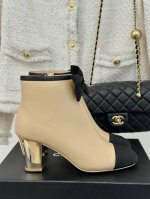 厂价 Chane*｜小香经典秋冬新品 蝴蝶结粗跟短靴系列 鞋面采用进口小羊皮 内里垫脚均为羊皮 意大利进口牛皮大底 跟高：7Cm Size：35-39 40 4