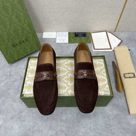 G家新品 Gucc* 古～ 饰互扣式双g男士乐福鞋皮鞋 官方售价rmb,600 采用进口 Napa 牛皮 开边珠亮皮 鳄鱼纹压纹牛皮 进口高丝光磨砂牛皮打造制成 - 点击图像关闭