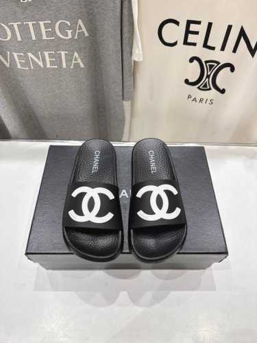 高版本出厂 Chanel* ｜小香2025 夏季新款度假沙滩拖鞋 这一季的拖鞋超美 极简大双C设计，万能搭百神器，简单又失不特色，任何场都合可以驾驭，舒度适极高