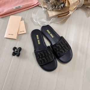橙子出厂价P P120 Miumiu 缪缪 春夏新款 编织圆头平底拖鞋 休闲凉拖 码数：35-42