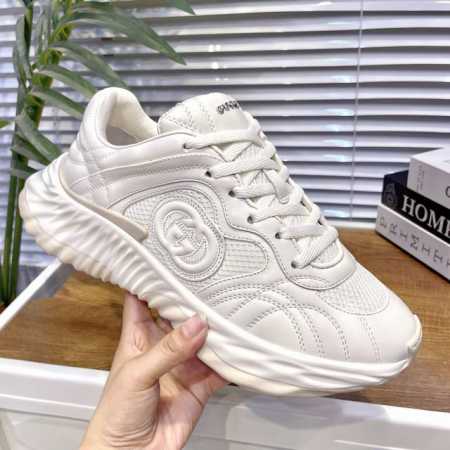 Gucci 24P最新款波浪鞋；老爹鞋；运动鞋；情侣款系列 Gucci Ripple系列运动鞋采用创新缝线工艺制作，皮革设计搭配三维立体互扣式双g皮质标饰和gu - 点击图像关闭