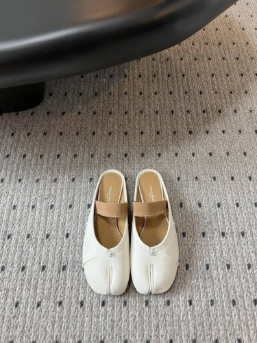 代购级版 出厂 专柜最新Maison Margiela Mm6马吉拉 皱褶分趾鞋 Tabi分趾芭蕾舞松紧带半拖 涂鸦 意产植鞣羊皮 真正的原版大底 太火了 依旧