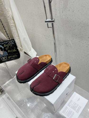 MaisonMargiela 马吉拉 MM6 勃肯拖鞋 不容错过的时尚单品 简单又有格调的美 跑量扛把子，分趾必入单品 时尚减龄神器 随性率真的感脚简单高级的设