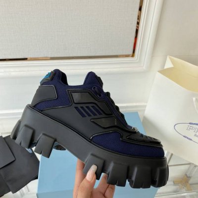 走秀系列顶级上新★ 官网主打！超级街拍王！蔡徐坤、关晓彤、李易峰众明星上脚示范鞋型线条未来感十足，老爹款松糕厚底很好的拉长双腿线条，轻便不累脚，暴走或者马拉松都