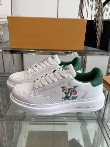 Louis Vuitton 路易威登 25ss新款休闲小白鞋 运动鞋驴牌LV路易威登为环保设计情侣鞋Charlie 与Squad运动鞋侧身超大LV logo 鞋