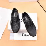 羊里 品质 DIOR 迪奥最新报到 实拍爆卖豆豆鞋DIOR 新款豆豆鞋比利时籍设计师Martin Margiela出任古奇鞋履设计师 y魅力十足 奢华风格绅士鞋