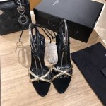 yves Saint Laurent 圣罗兰 Ysl 皮带优雅大气高跟凉鞋 2025全新春夏系列后带高跟凉鞋 ！ 尖头高跟凉鞋淡淡的夏日里怎么少得了一双仙女鞋