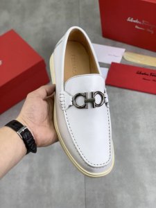 工厂p价p 实价 水染牛里 Salvatore Ferragamo 菲拉格慕 男士最新款休闲商务皮鞋 同步上市 面料采用专用进口原版荔枝纹小牛皮 内里采用进口水