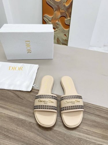 橙子出厂价p dior 迪奥春夏新款 镂空平底拖鞋 一字拖 凉拖 码数 34-42